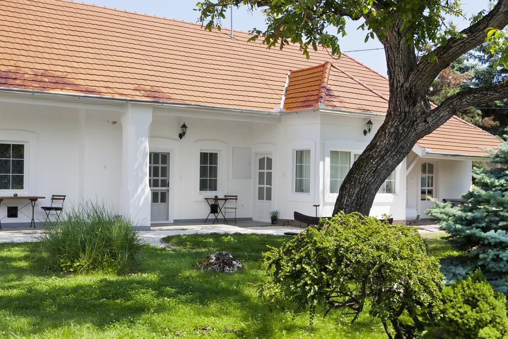 Oereg Malom Apartmanhaz Pensjonat